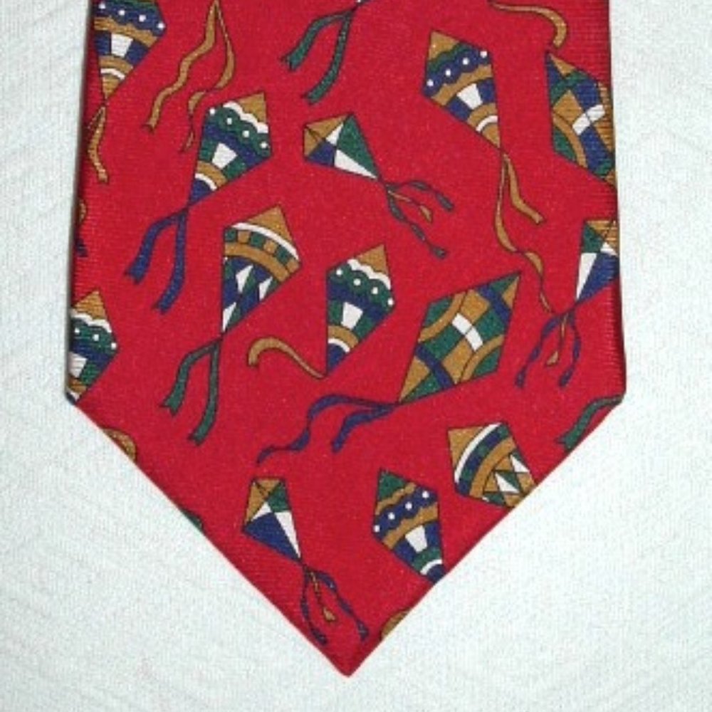 BROOKS BROTHERS MAKERS red gold 100% silk tie go fly a kite print